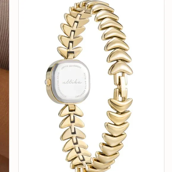 Ettika - Metal Moderna Bracelet Watch in Gold - Picture 5 of 7